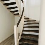 Standardtreppe Weiß Gebeizt